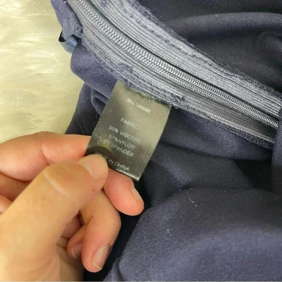 Abby Glass Navy GREGG SKINNY ANKLE PANT NAVY PONTE Zipper Ankle Size 10 - Picture 3 of 9
